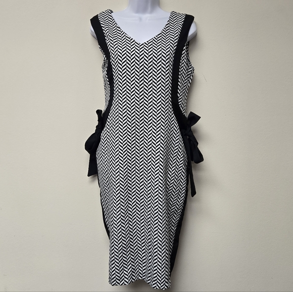 H Han Queen Dresses & Skirts - H Han Queen Chevron Side Bows Dress Black and White XL